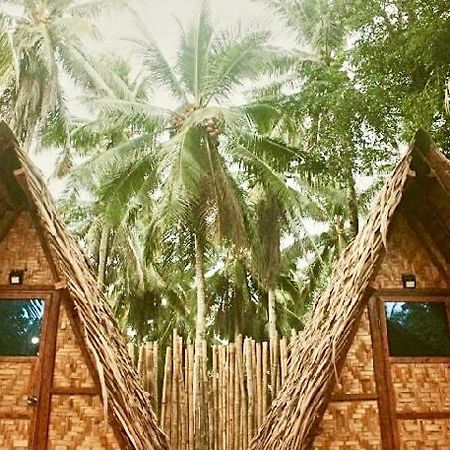 Hotel "Triangle Hut" Camp Fuego Siargao Catangnan Exterior foto